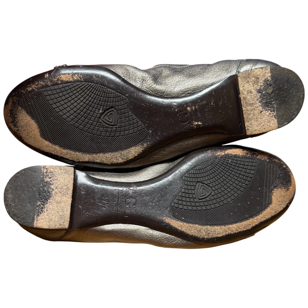 AGL Attilio Giusti Leombruni Women 37.5/US 7. 5 Flats Black Patent Silver Buckle